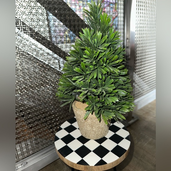 Faux Greenery Potted Plant - Picture 3 of 7